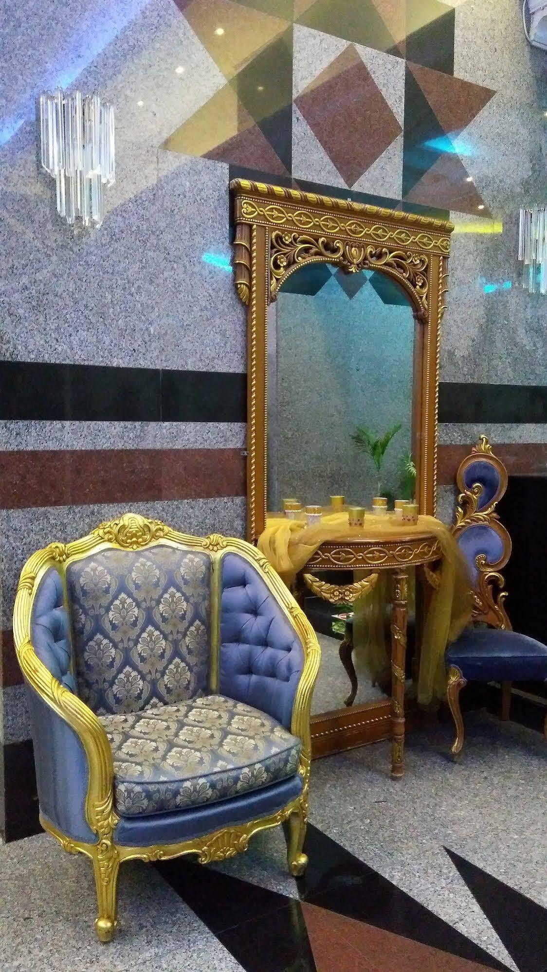 Royal Crown Suites Sardzsa Kültér fotó